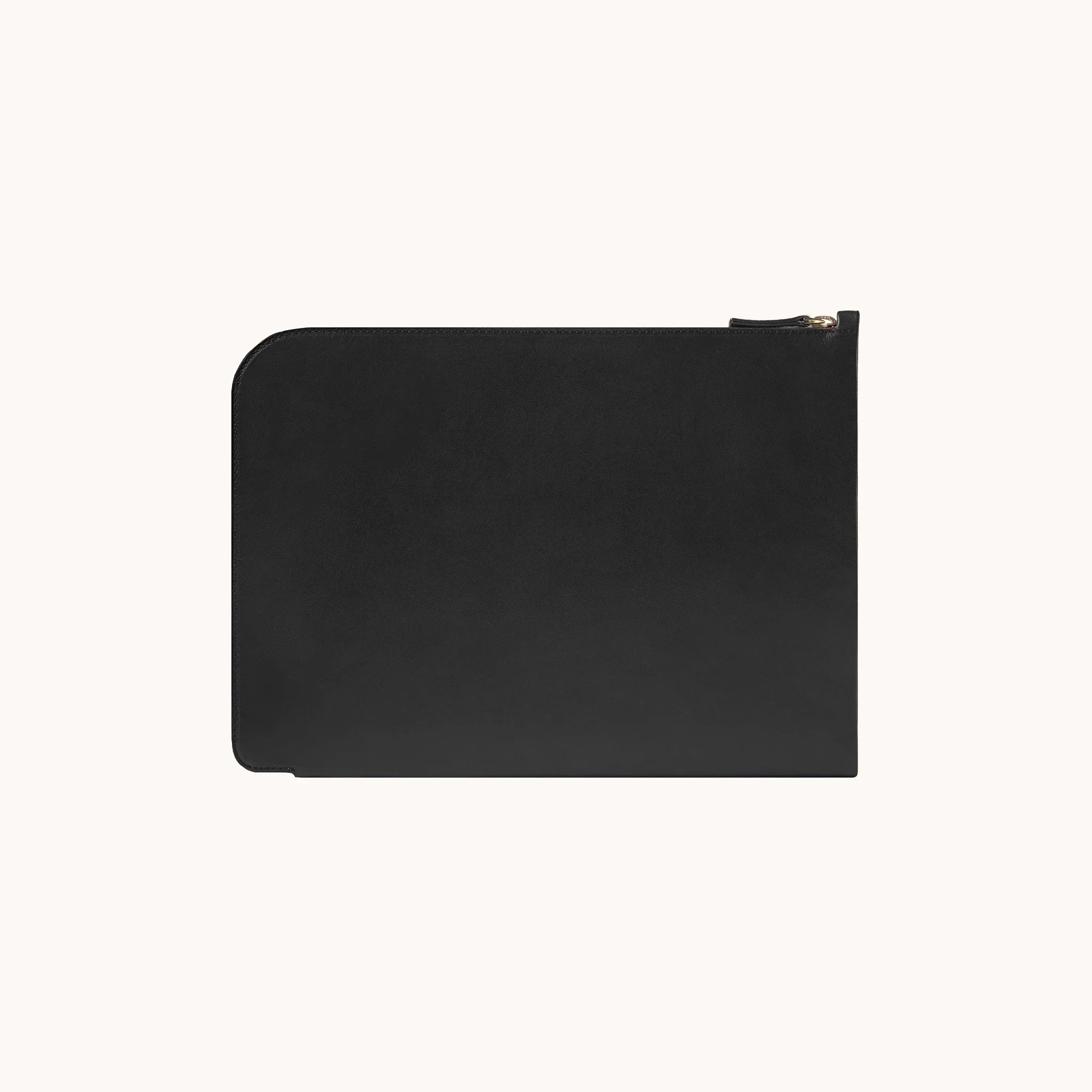 Lunburg Memoir Laptop Sleeve in Burnt Timber, front view showing the clean face and top YKK Excella zipper with leather pull, in vegetable-tanned Perpetual Leather (from Tempesti) with folded edge construction.