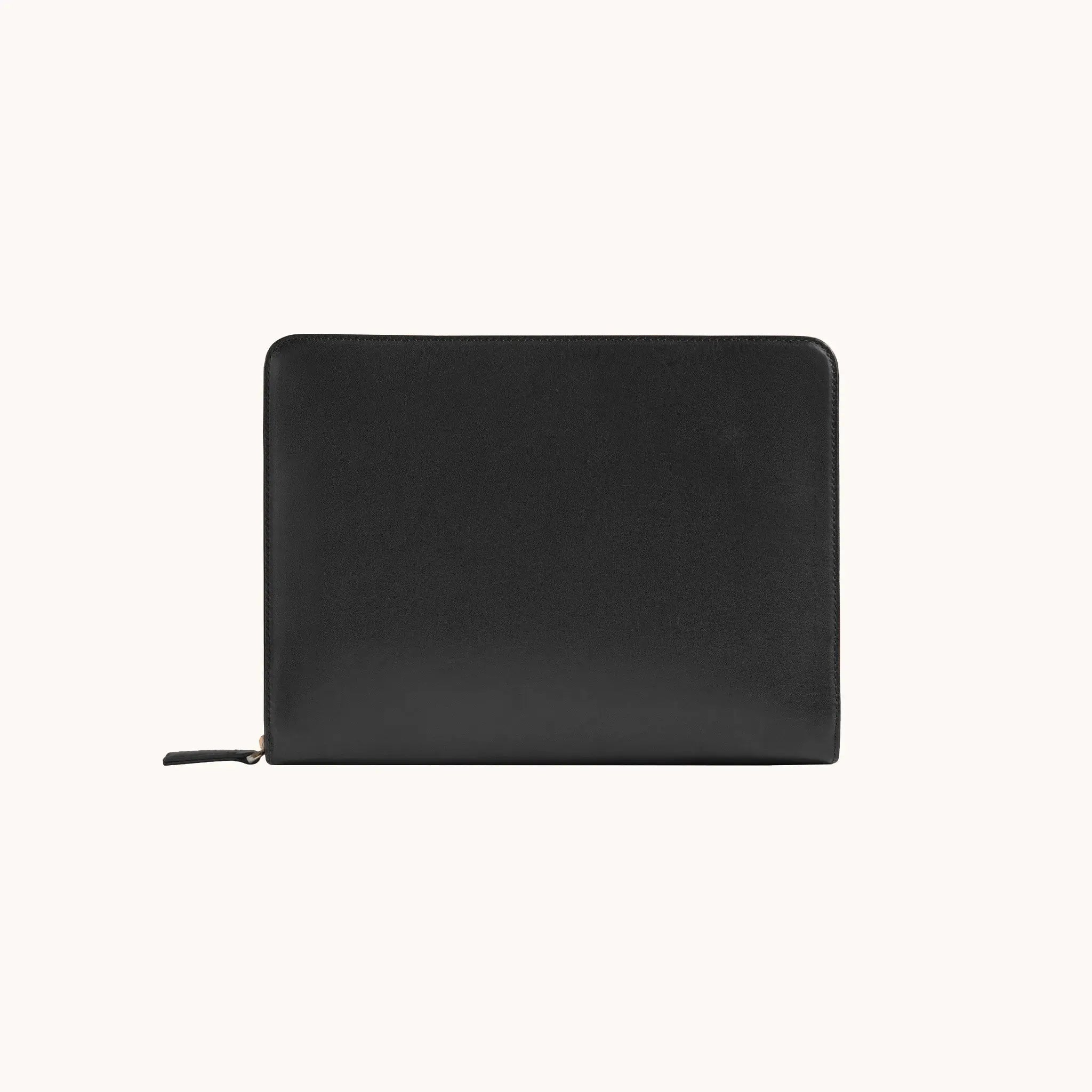 Lunburg Memoir Workstation in Burnt Timber, back view showing the clean rear panel and YKK Excella zipper with leather pull, in vegetable-tanned Perpetual Leather (from Tempesti) with folded edge construction.