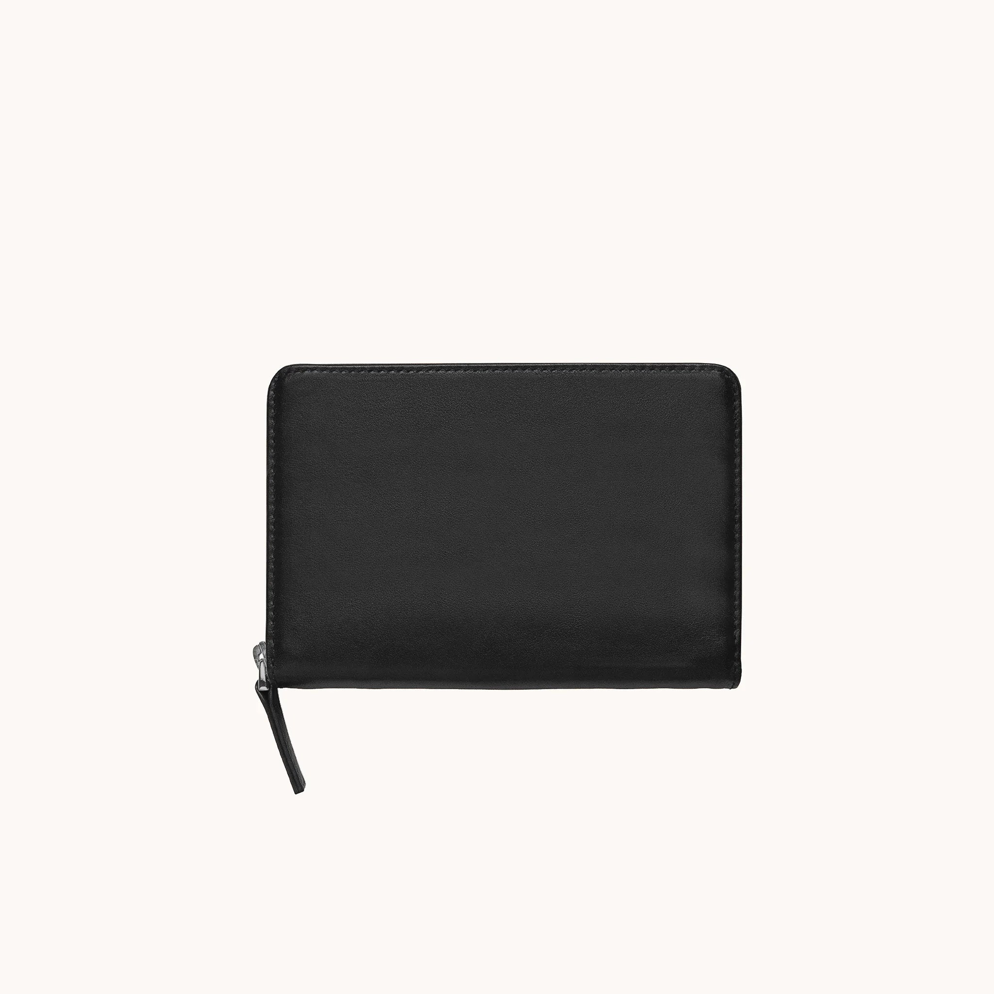 Lunburg Quad Pen Case Curator in Burnt Timber, back view of closed case in vegetable-tanned Perpetual Leather (from Tempesti), YKK Excella zipper pull resting at lower right, folded edge construction continuous along all perimeter edges.